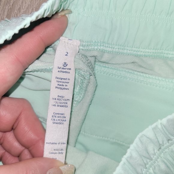 Lululemon Happy Yin Year Sweatpant Size 2 - Picture 14 of 16